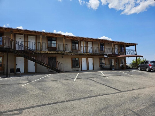 Tombstone Motel image 16